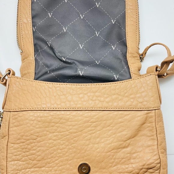 Vince Camuto “Bailey” Leather Crossbody, Oak Color, NWOT, Dust Cover, Expands, - Picture 5 of 10
